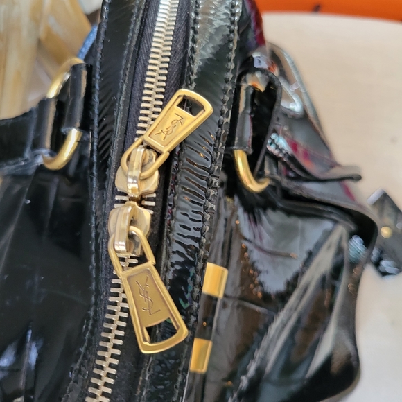 YVES SAINT LAURENT infamous MUSE bag in black patent leather & gold brass - Picture 6 of 14